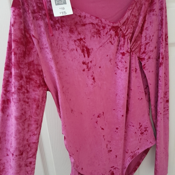 Long sleeve hot pink crushed velvet bodysuit size 10 NWT - Picture 2 of 4